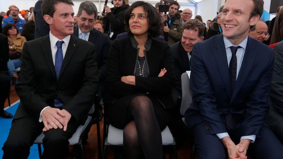Manuel Valls, Myriam El Khomri et Emmanuel Macron ©Reuters - Vincent Kessler