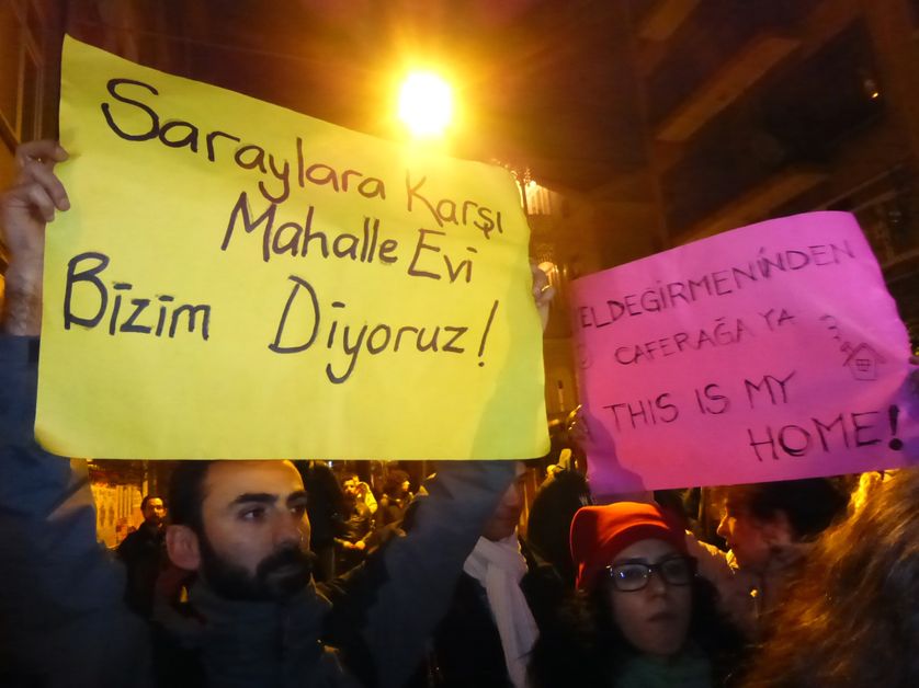 "Contre les palais, nous voulons des maisons de quartier."