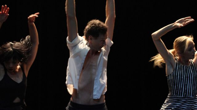 Spectacle "L'Etranger" de Gallotta d'après Camus au MC2 de Grenoble en 2015
