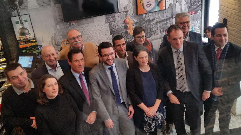 La photo de famille du MoDem bordelais.