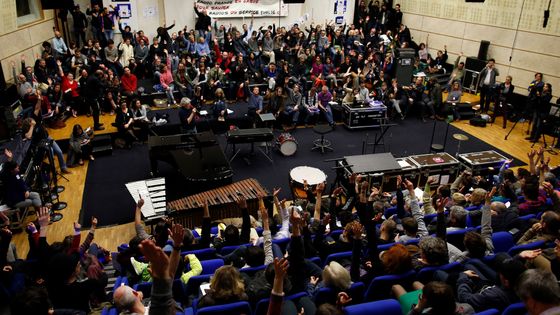 Vote lors de la grève à Radio France, 7 avril 2015 ©Reuters - Benoit Tessier