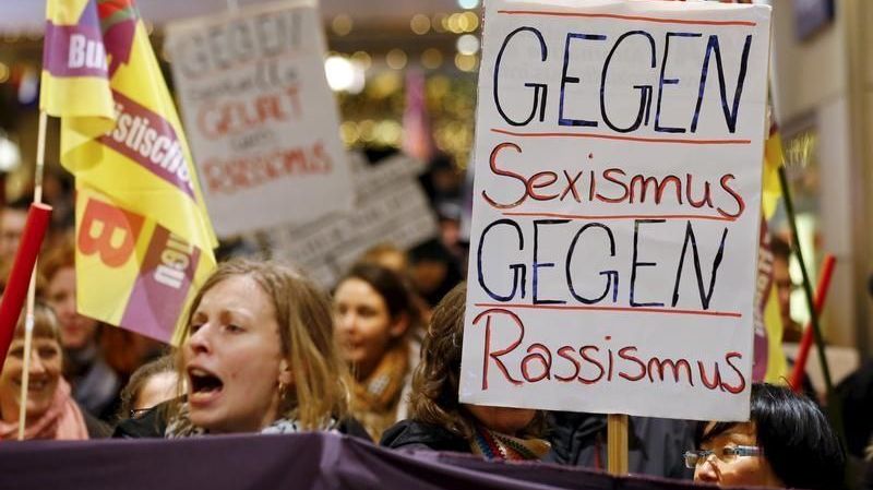 "Ni sexisme, ni racisme!": manifestation contre les agressions de Cologne