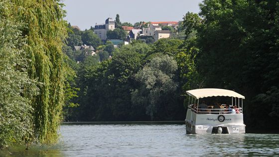 Navigation douce sur la Marne ©Maxppp - Christophe Petit Tesson