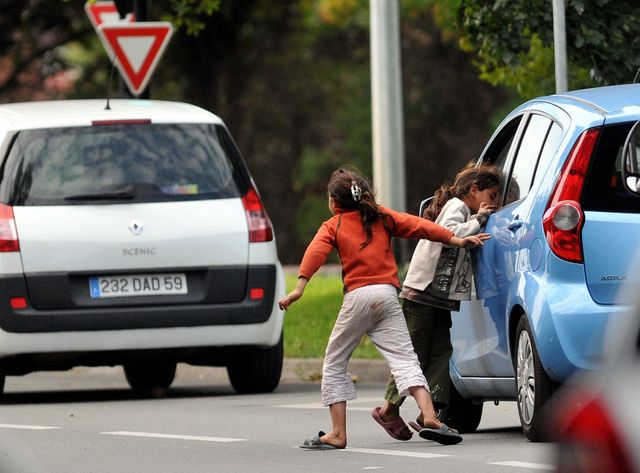la mendicité forcée, l'une des formes les plus répandues de traite des êtres humains en France