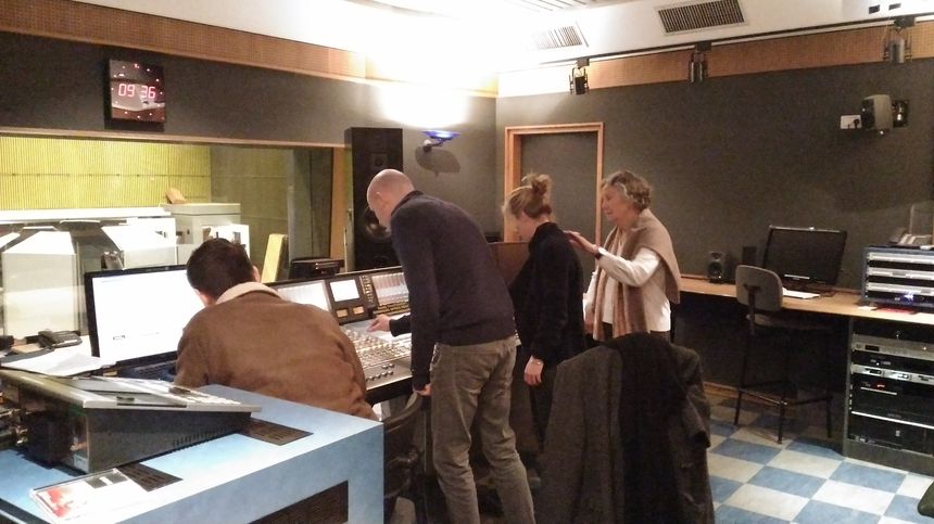 Cédric Chatelus, Cécile Laffon, Félix Levacher et Catherine Lemire dans la régie