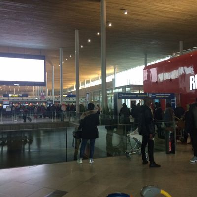 le hall de l'aéroport de Roissy