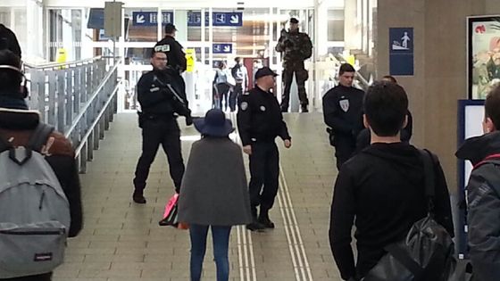 Contrôles policiers et militaires en gare de Mulhouse ©Radio France - Patrick Genthon