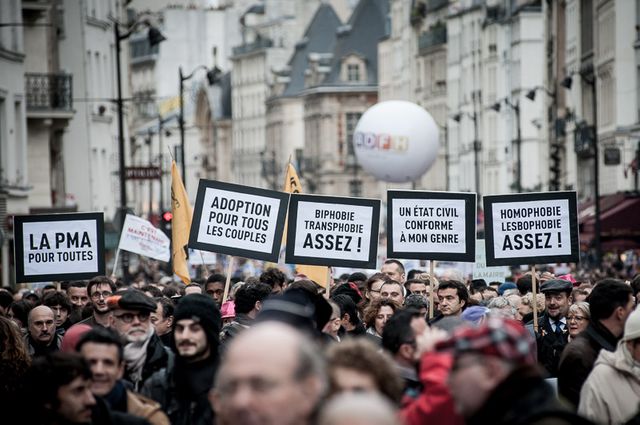 Manifestation du 16 décembre dans les rues de Paris en faveur du mariage pour tous