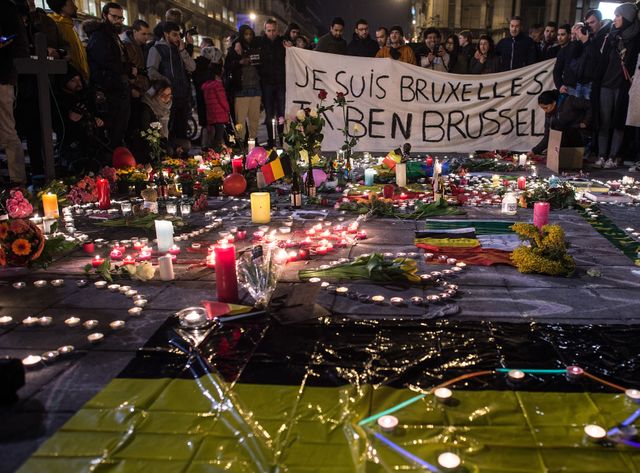 Le 22 mars, rassemblement à Bruxelles place de la Bourse, en hommage aux victimes des attentats survenus le matin dans la ville