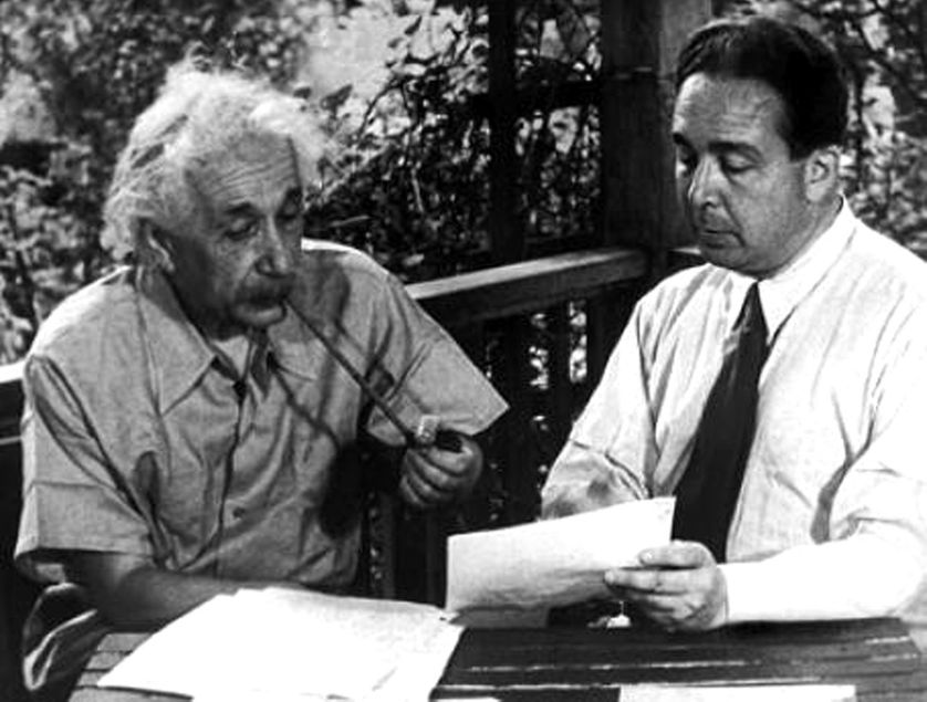 Albert Einstein et Léo Szilard écrivant leur lettre à Rossevelt, le 2 août 1939.