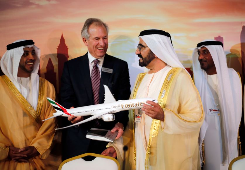 Le Boing 777 est présenté au Sheikh al-Maktoum, propriétaire d'Emirates