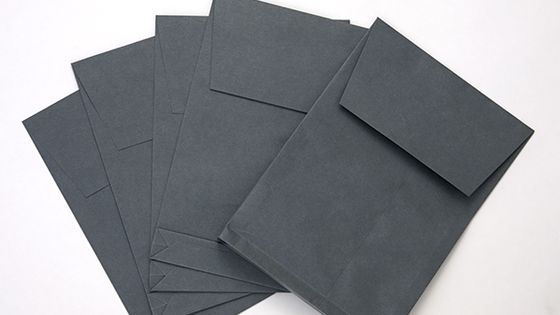 Enveloppe à soufflet gris - Sylvie Bétard / La Petite Papeterie