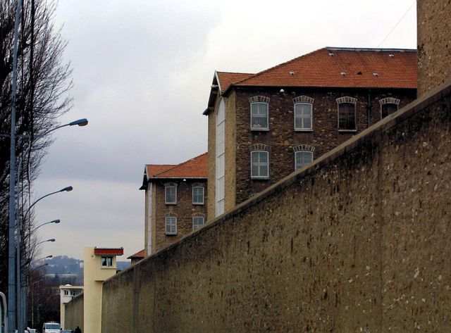 Vue de la prison de Fresnes, où des puces de mobiles ont été retrouvées dans la cellule de Sid Ahmed Ghlam