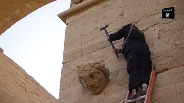 La destruction du site de Hatra en Irak. Photo extraite d'une vidéo de Daech