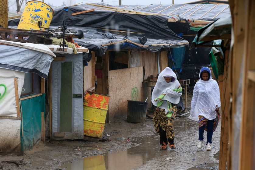 Des migrants dans la "jungle" de Calais.