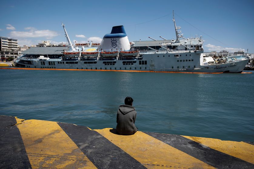un migrant au Pirée, 26 avril 2016