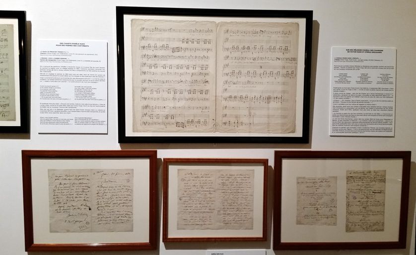 Des partitions de la main d'Adèle Hugo.