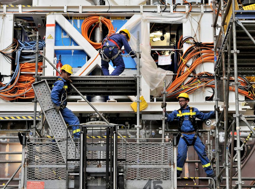 Sur le chantier d'un sous-marin à DCNS Cherbourg