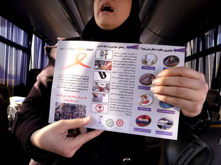 Un bus éducatif parcourt les rues de la capitale pour éduquer sur le SIDA