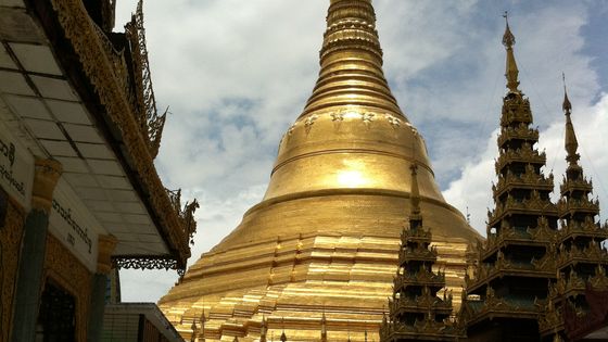La pagode d’or Shwedagon au milieu de Rangoon ©Radio France - Sonia Kronlund