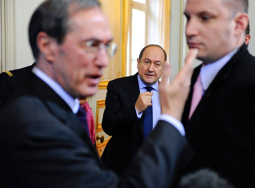 Bernard Squarcini, au centre de la photo, a été perquisitionné ce vendredi 8 avril.