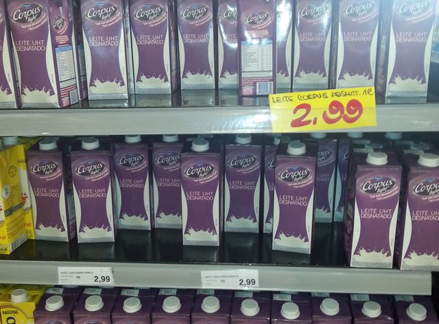 Au supermarché, le prix du lait a triple en 6 mois