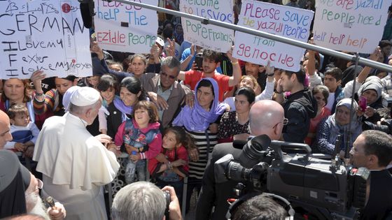 François dans le port de Mytilene à Lesbos le 16 avril dernier ©Reuters - Osservatore Romano