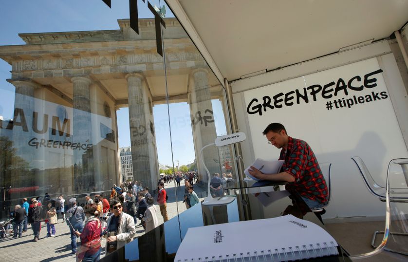 A Berlin Greenpeace a créée un espace pour lire les documents du TTIP