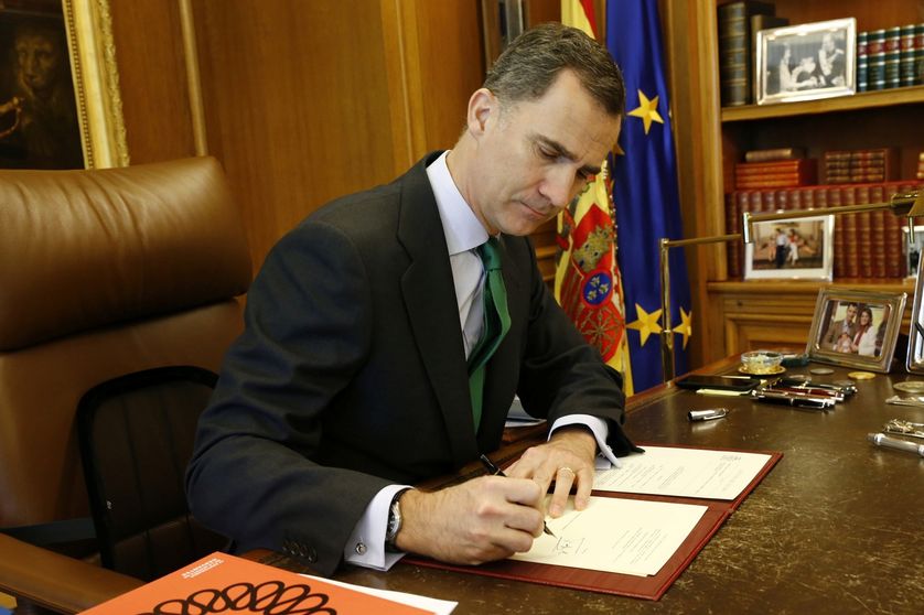 Felipe VI signe la dissolution du Parlement, appelant à une nouvelle élection