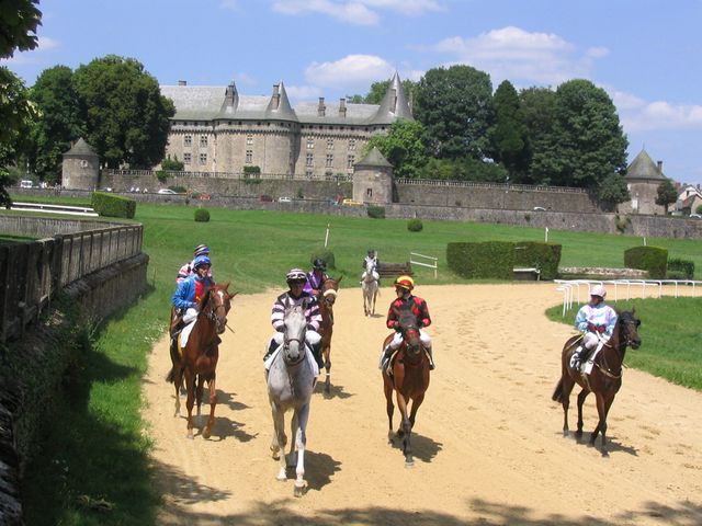Arnac-Pompadour (Corrèze)
