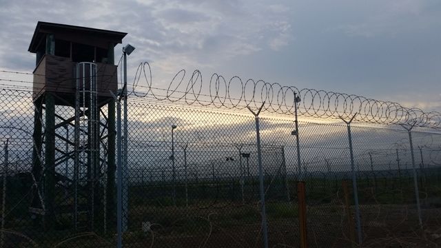 Un des anciens camps qui sert aujourd’hui à l’administration. Il reste encore 80 détenus à Guantanamo