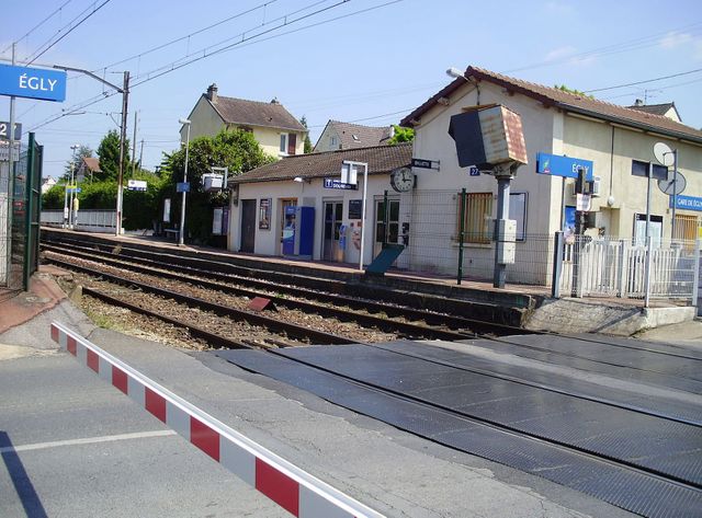 Gare d'Egly