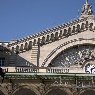 Façade de la gare de l'Est à Paris
