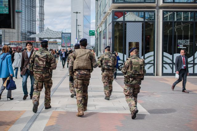 Patrouille du plan Sentinelle a La Defense