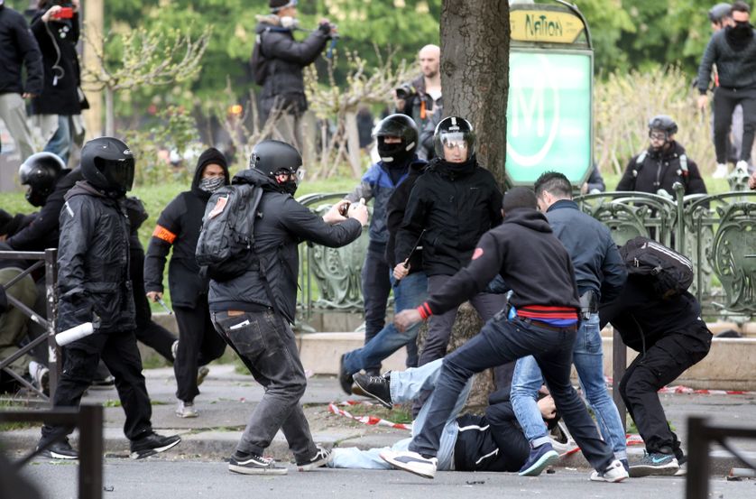 VIOLENCES PLACE DE LA NATION