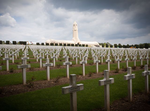 François Hollande et Angela Merkel vont notamment se recueillir à l'ossuaire du Douaumont