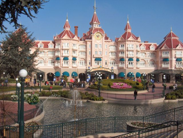 Le monde magique de Disney cache-t-il des pratiques d'embauche discriminatoires?