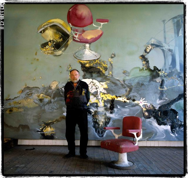 Paul Rebeyrolle dans son atelier à Boudreville, 1988. Chassins, collection Gérard Rondeau