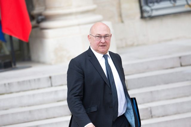 Michel Sapin à la sortie du Conseil des Ministres le 27 avril