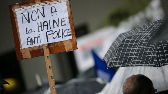 Les syndicats de police manifestent ce 18 mai 2016 contre « la haine anti-flic » - Stephane Mahe
