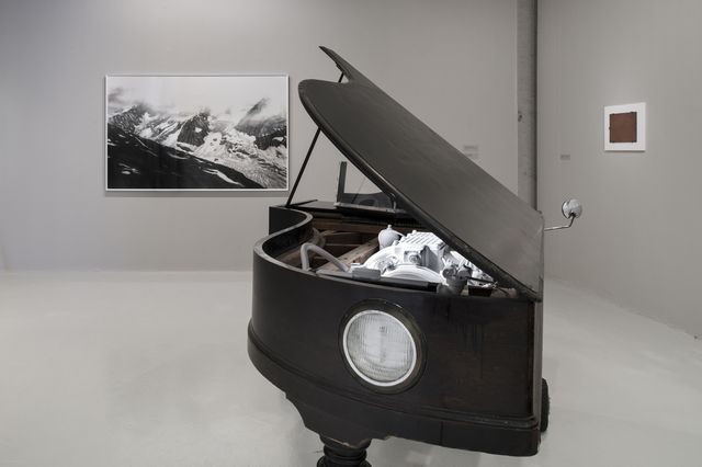Le piano qui avance du manchot mélomane