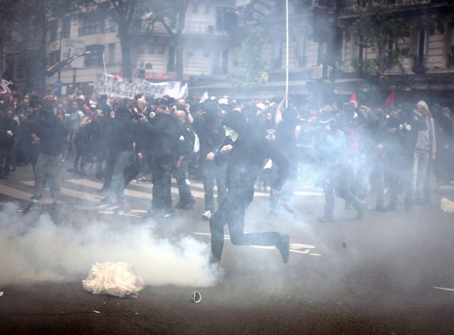Violences lors de la manifestation contre la lio travail, le 12 mai à Paris