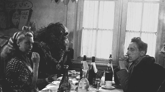 Jean Marais, Josette Day, Jean Cocteau, tournage de "La Belle et la Bête", 1945. ©Sipa - Lido