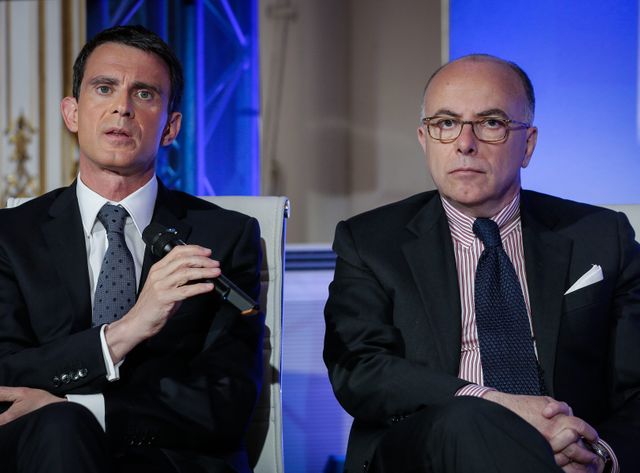 Le Premier ministre et le ministre de l'Intérieur ont rendu hommage aux gendarmes tués lors de cet accident.