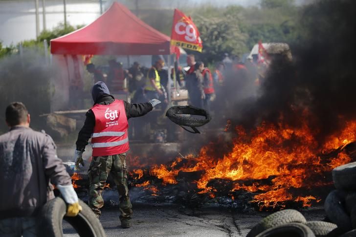 Blocage de la raffinerie à Donges