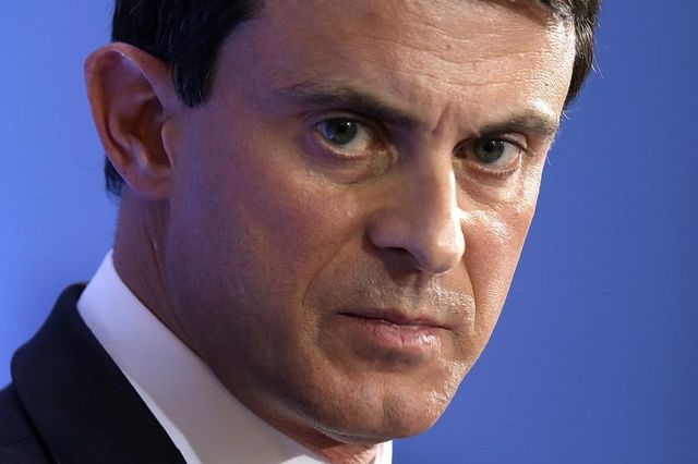 manuel valls prend le risque d'en faire trop