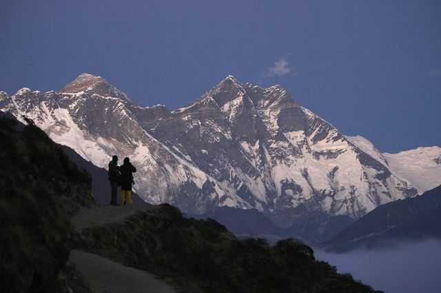 saison vraisemblablement terminée après une nouvelle avalanche sur l’everest