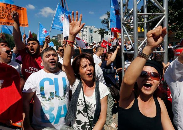les contestataires turcs remobilisent à istanbul