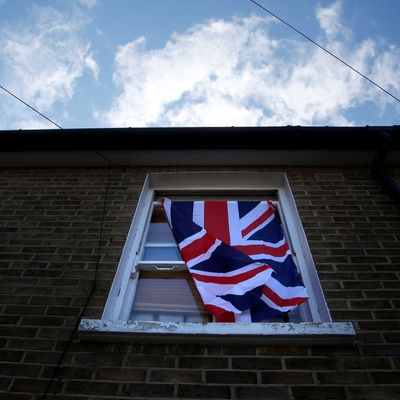 Union Jack à une fenêtre à Londres