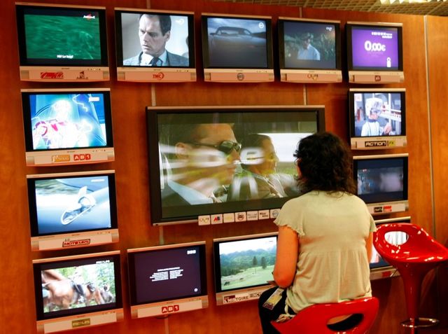 tf1 plaide pour la gratuité de lci devant le csa